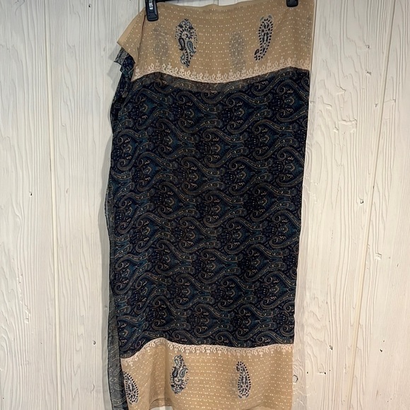Paisley Scarf / Sarong / Wrap - Picture 1 of 4